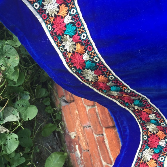 Incredible, Warm, Ornate, Beautifully Crafted Egyptian Kaftan - Picture 4 of 5